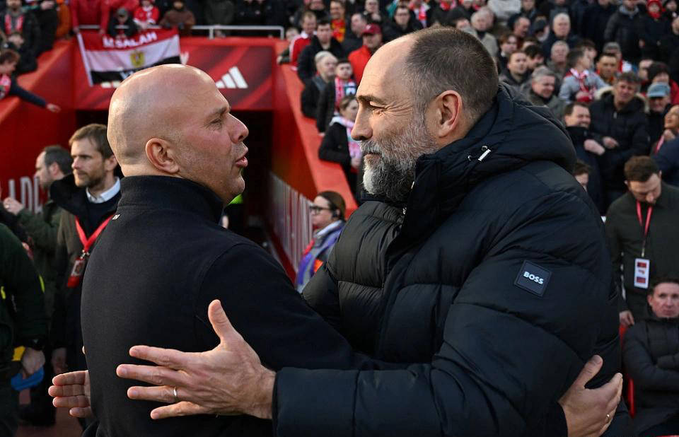 斯洛特换人惹怒球迷，利物浦十亿豪阵频现危机，欧冠出局或将导致下课